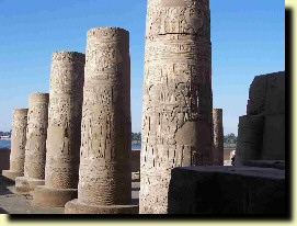 Colonnes du temple de Kom Ombo.
